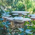 Jug - With Private Garden * Lopar